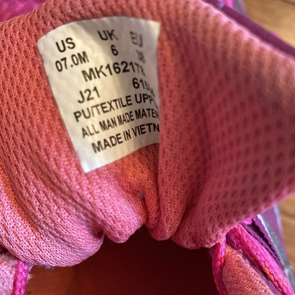 Merrell women’s hiking shoes - waterproof - pink/ purple - size 7 - lace up - Picture 6 of 8